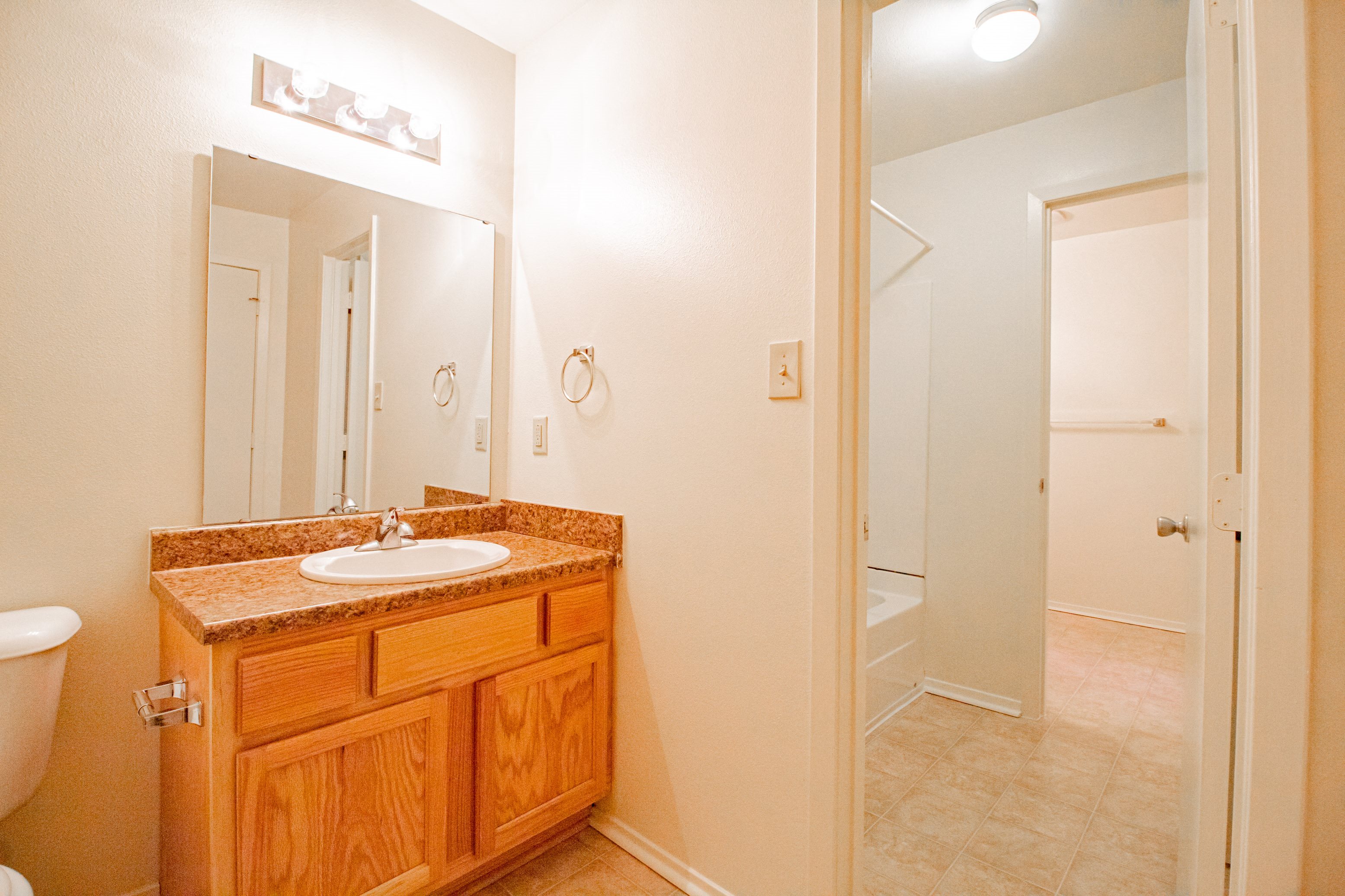 Photos and Video of Bay Pointe Apartments in Maumelle, AR